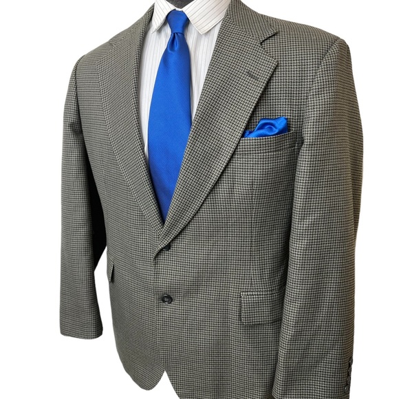 HAGGAR CLOTHING CO. MENS SPORTS BLAZER SIZE 44R WOOL & POLY BLEND. - Picture 5 of 10